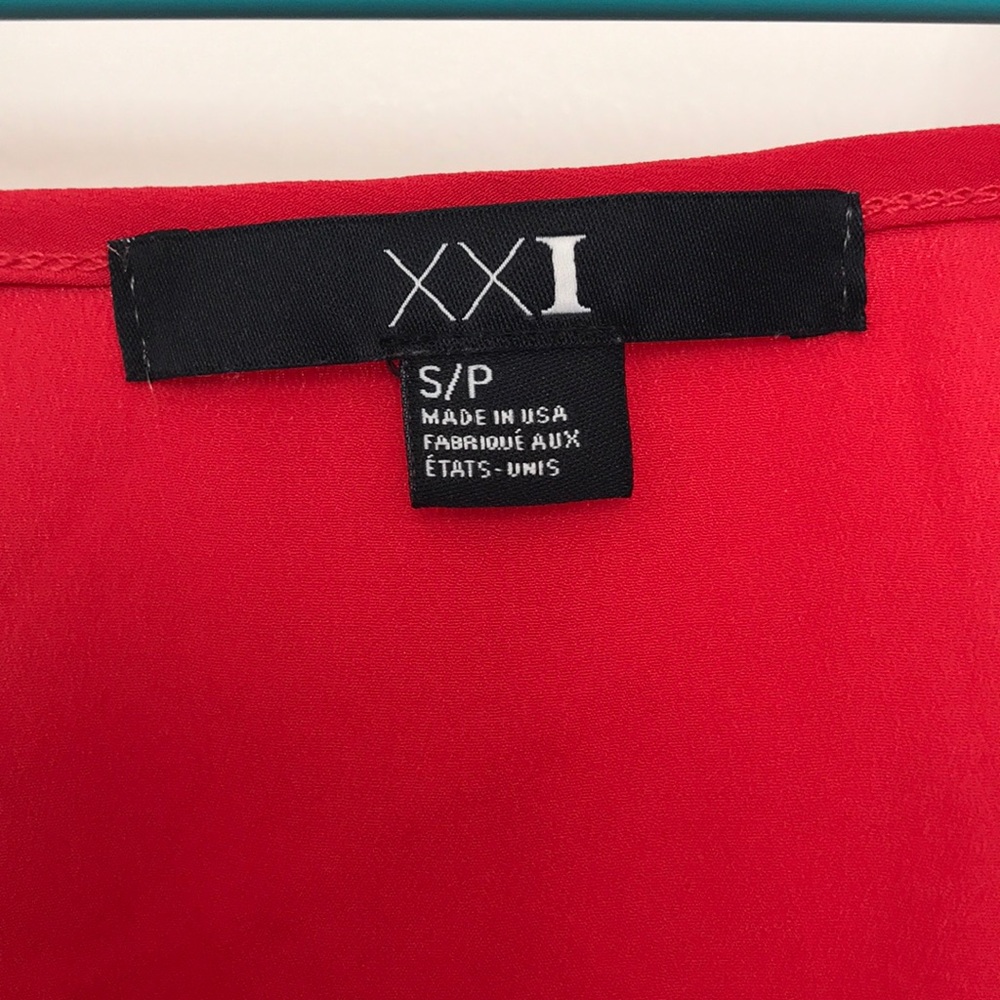 Red ruffle top - Picture 2 of 2
